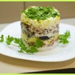 Салат в курицей